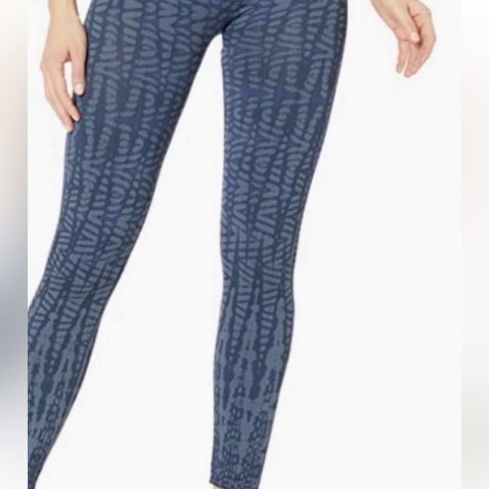 Women’s Spanx Look at‎ me Now Seamless Leggings Medium Indigo Geo EUC - Picture 2 of 11